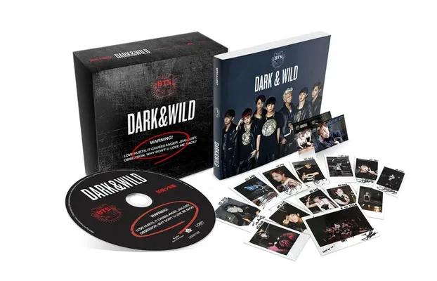 BTS - Dark & Wild Vol.1 (CD, Incl. 102-page photobook and two random photocards)